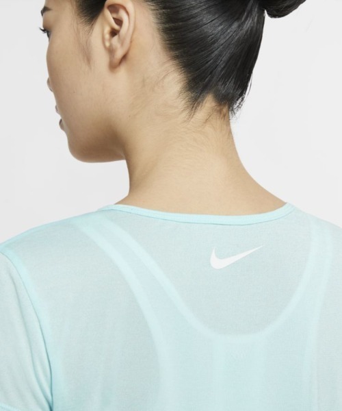 NIKE(ナイキ)の「ナイキ NIKE ウィメンズ アイコンクラッシュ S/S トップ(Tシャツ/カットソー・レディース・サックスブルー・XL/S/M/L)」の4枚目の写真