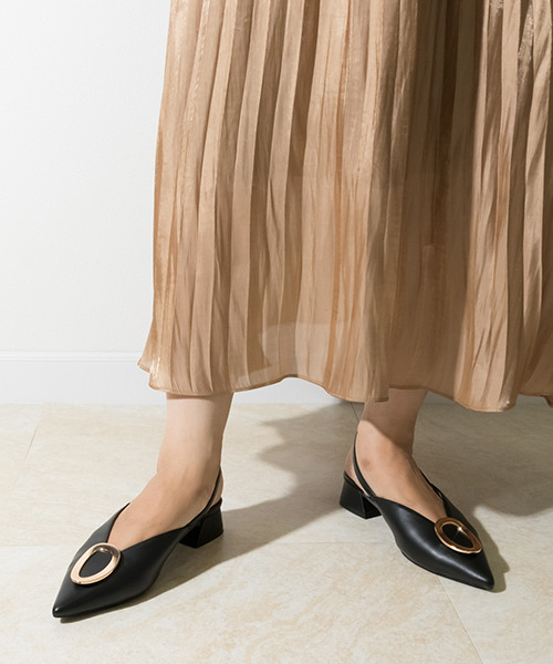 RANDA（ランダ）の「ゴールドパーツポインテッドトゥミュールパンプス（パンプス・レディース・ブラック/ブラウン/カーキ・LL/S/M/L）」の7枚目の写真