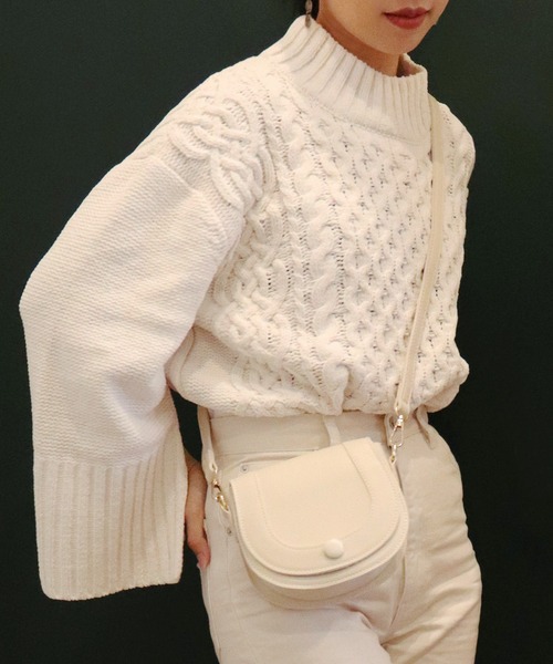 OSYAREVO(オシャレボ)の「ダブルステッチ ラウンドショルダーバッグ(ショルダーバッグ・レディース・ホワイト/ブラック/ベージュ/マスタード・ONESIZE)」の16枚目の写真