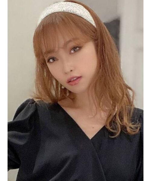 RESEXXY（リゼクシー）の「シャイニーボリュームカチューシャ（カチューシャ・レディース・ベージュ/ブラック・FREE）」の2枚目の写真