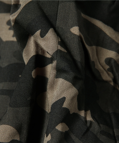 DISCOAT（ディスコート）の「【Discoat】リバーシブルカモフラ×チュールフレアスカート（スカート・レディース・グリーン/ダークグレー・ﾌﾘ-）」の4枚目の写真