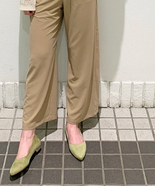 ORiental TRaffic（オリエンタルトラフィック）の「【Oriental Traffic】ポインテッドフラットパンプス（パンプス・レディース・ブラック/グリーン/ベージュ・22.5cm/24.0cm/25.0cm/26.0cm/22.0cm/23.0cm/24.5cm/25.5cm/23.5cm）」の3枚目の写真