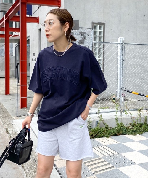 WHO'S WHO gallery（フーズフーギャラリー）の「【KOOKY'N/クーキー】ピグメントカレッジ刺繍TEE（Tシャツ/カットソー・メンズ・ホワイト/アッシュグレー/ブラック/ネイビー/レッド/グリーン・FREE）」の5枚目の写真