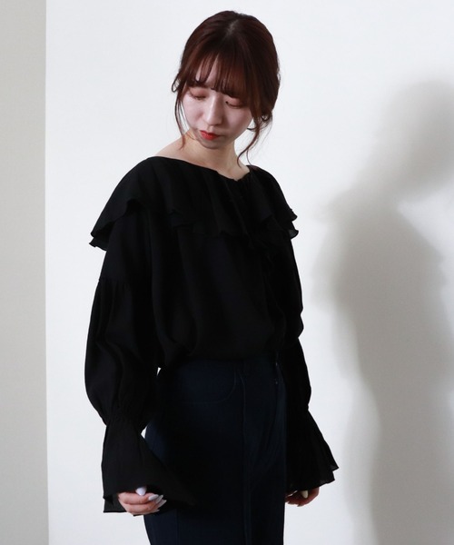 archives（アルシーヴ）の「【入荷禁止】フリルラッフルブラウス（シャツ/ブラウス・レディース・ブラック/レッド系その他/オフホワイト/シルバーグレー・MEDIUM）」の2枚目の写真