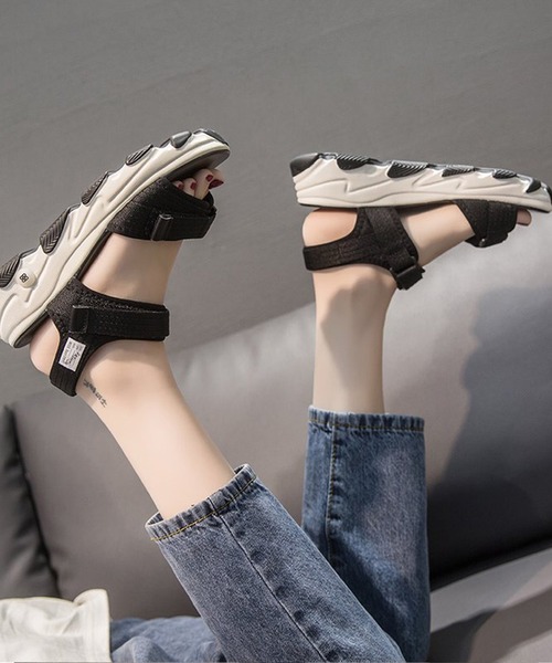 JUNOAH（ジュノア）の「厚底ダッドスポーツサンダル（サンダル・レディース・ブラック/グレー/グリーン・36/37/38/39/40）」の9枚目の写真