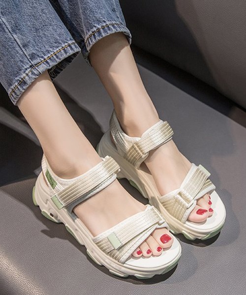 JUNOAH（ジュノア）の「厚底ダッドスポーツサンダル（サンダル・レディース・ブラック/グレー/グリーン・36/37/38/39/40）」の10枚目の写真