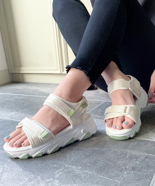 JUNOAH（ジュノア）の「厚底ダッドスポーツサンダル（サンダル・レディース・ブラック/グレー/グリーン・36/37/38/39/40）」の15枚目の写真