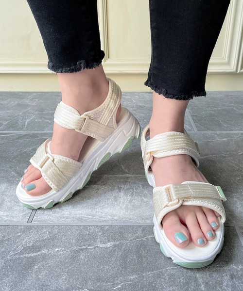 JUNOAH（ジュノア）の「厚底ダッドスポーツサンダル（サンダル・レディース・ブラック/グレー/グリーン・36/37/38/39/40）」の16枚目の写真