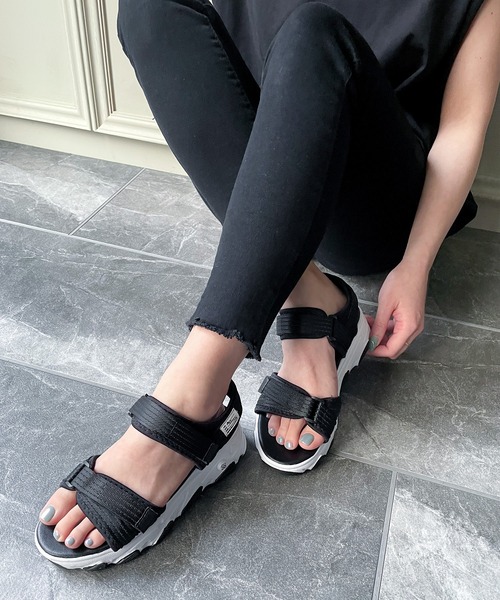 JUNOAH（ジュノア）の「厚底ダッドスポーツサンダル（サンダル・レディース・ブラック/グレー/グリーン・36/37/38/39/40）」の17枚目の写真