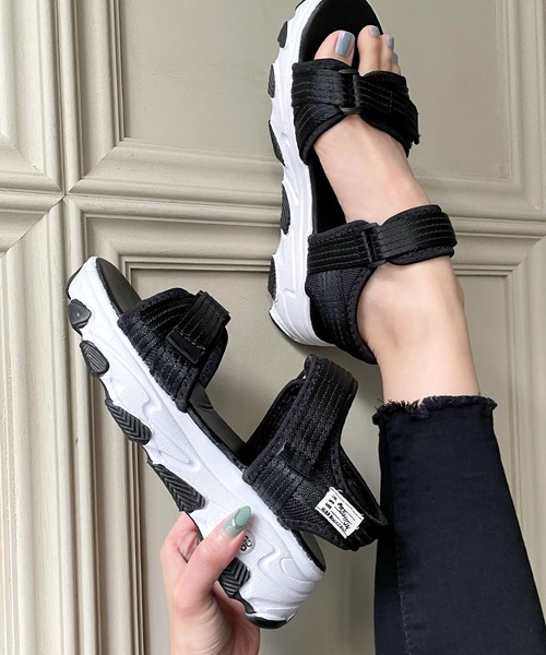 JUNOAH（ジュノア）の「厚底ダッドスポーツサンダル（サンダル・レディース・ブラック/グレー/グリーン・36/37/38/39/40）」の18枚目の写真