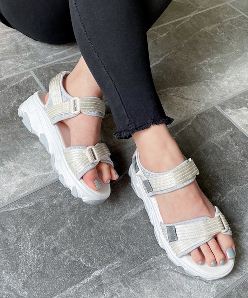 JUNOAH（ジュノア）の「厚底ダッドスポーツサンダル（サンダル・レディース・ブラック/グレー/グリーン・36/37/38/39/40）」の22枚目の写真