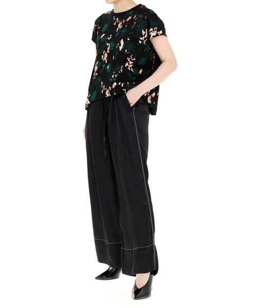 EBONY(エボニー)の「EBONY ホイルフラワーTシャツ(Tシャツ/カットソー・レディース・ブラック・2)」の7枚目の写真