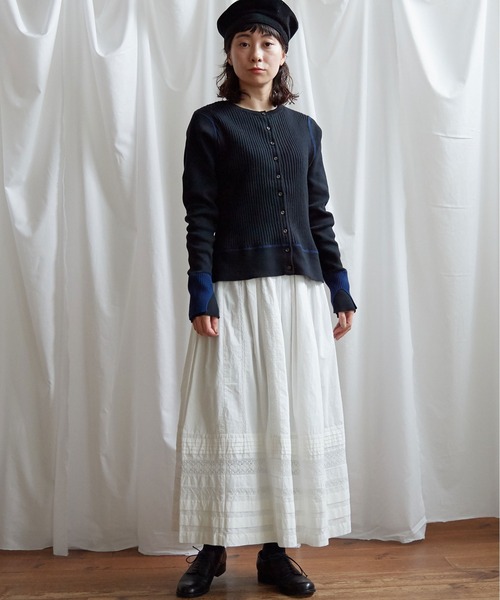 Lene(レネ)の「ギリシャコットン/バイカラークルーカーディガン(ニット/セーター・レディース・ブラック/アイボリー/ブルー・FREE)」の11枚目の写真