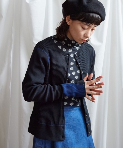 Lene(レネ)の「ギリシャコットン/バイカラークルーカーディガン(ニット/セーター・レディース・ブラック/アイボリー/ブルー・FREE)」の13枚目の写真