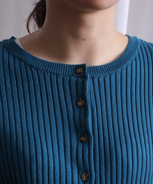 Lene(レネ)の「ギリシャコットン/バイカラークルーカーディガン(ニット/セーター・レディース・ブラック/アイボリー/ブルー・FREE)」の19枚目の写真