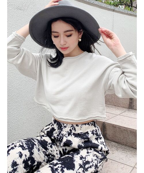 GYDA(ジェイダ)の「PROCESSINGショートスウェットTOPS(スウェット・レディース・カーキ/ピンク/アイボリー・FREE)」の2枚目の写真