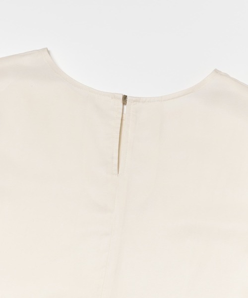 SENSE OF PLACE by URBAN RESEARCH（センスオブプレイスバイアーバンリサーチ）の「タックスリーブブラウス(5分袖)（シャツ/ブラウス・レディース・ブラック/ブルー/ライトベージュ/アイボリー・ONE）」の14枚目の写真