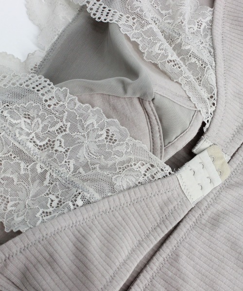 tu-hacci（ツーハッチ）の「【販売枚数累計200万枚突破！】ナチュラルに整える。ノンワイヤーホック付きショルダーレースキャミソール【ブラが要らないBRAIRAZU-ブライラズシリーズ】（タンクトップ・レディース・ホワイト/グレイッシュベージュ/ブラック・L/S/M/XL/SG/MG/LG）」の14枚目の写真