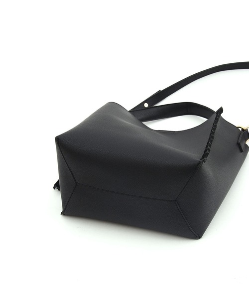 COOCO（クーコ）の「かがりデザインフェイクレザー２ＷＡＹショルダーバッグ（ショルダーバッグ・レディース・ブラック/ベージュ/グリーン・9）」の8枚目の写真