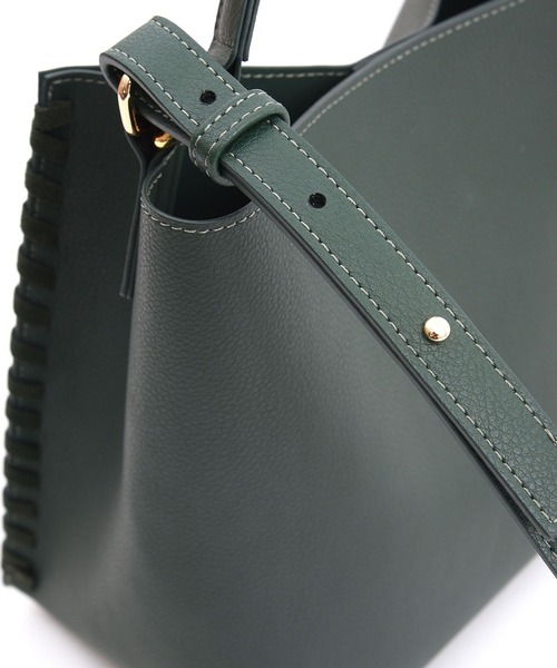 COOCO（クーコ）の「かがりデザインフェイクレザー２ＷＡＹショルダーバッグ（ショルダーバッグ・レディース・ブラック/ベージュ/グリーン・9）」の7枚目の写真