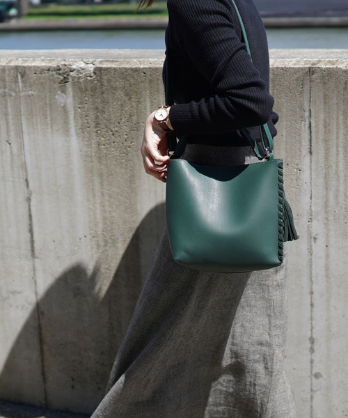 COOCO（クーコ）の「かがりデザインフェイクレザー２ＷＡＹショルダーバッグ（ショルダーバッグ・レディース・ブラック/ベージュ/グリーン・9）」の14枚目の写真