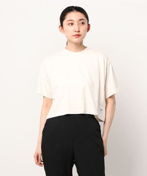 Reebok（リーボック）の「 クラシックス ナチュラルダイ クロップドTシャツ / Classics Natural Dye Cropped T-Shirt（Tシャツ/カットソー・レディース・オフホワイト・MEDIUM/X-LARGE/SMALL/LARGE）」の9枚目の写真