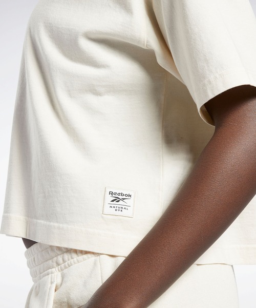 Reebok（リーボック）の「 クラシックス ナチュラルダイ クロップドTシャツ / Classics Natural Dye Cropped T-Shirt（Tシャツ/カットソー・レディース・オフホワイト・MEDIUM/X-LARGE/SMALL/LARGE）」の8枚目の写真