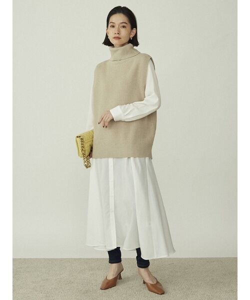 COTORICA（コトリカ）の「オフタートルベスト×フレアーシャツワンピース（ワンピース・レディース・オフホワイト/ブラウン/その他/その他1・FREE）」の2枚目の写真