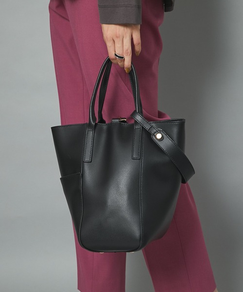 un dix cors(アンディコール)の「スタイリングにマッチしやすい 2WAYハンドルバッグ(ハンドバッグ・レディース・ブラック/ベージュ・FREE)」の5枚目の写真