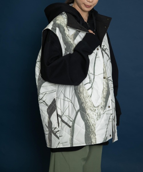 Uiscel（ユイセル）の「プリマロフトリバーシブルオーバーベスト（ダウンベスト・メンズ・ブラック/カーキ・ONE）」の18枚目の写真