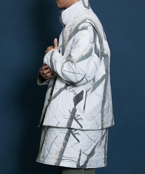 Uiscel（ユイセル）の「プリマロフトリバーシブルオーバーベスト（ダウンベスト・メンズ・ブラック/カーキ・ONE）」の22枚目の写真