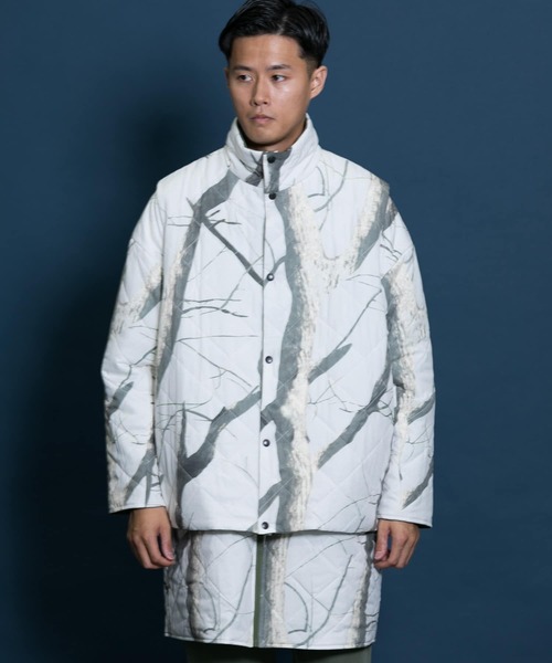 Uiscel（ユイセル）の「プリマロフトリバーシブルオーバーベスト（ダウンベスト・メンズ・ブラック/カーキ・ONE）」の15枚目の写真