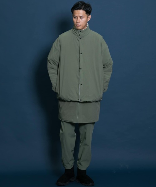 Uiscel（ユイセル）の「プリマロフトリバーシブルオーバーベスト（ダウンベスト・メンズ・ブラック/カーキ・ONE）」の11枚目の写真