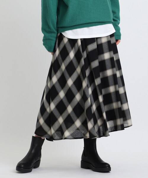 INDIVI（インディヴィ）の「◆【洗える/日本製】アシンメトリー チェックスカート（スカート・レディース・ベージュ系その他5/ブラック系1・38/36/03/19/15 /05/13）」の2枚目の写真