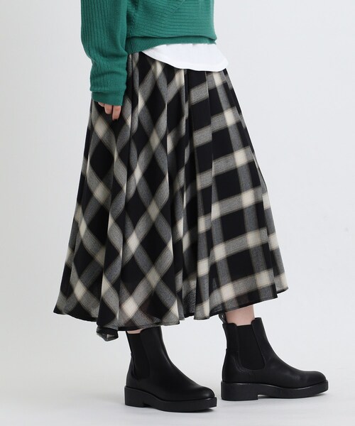 INDIVI（インディヴィ）の「◆【洗える/日本製】アシンメトリー チェックスカート（スカート・レディース・ベージュ系その他5/ブラック系1・38/36/03/19/15 /05/13）」の6枚目の写真