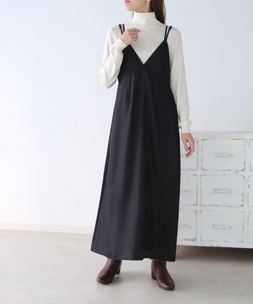 HER CLOSET（ハークローゼット）の「【cheriella】WEB限定マルチWAYシワサテンキャミワンピース（ワンピース・レディース・ブラウン/ブラック/スモークピンク・M）」の2枚目の写真