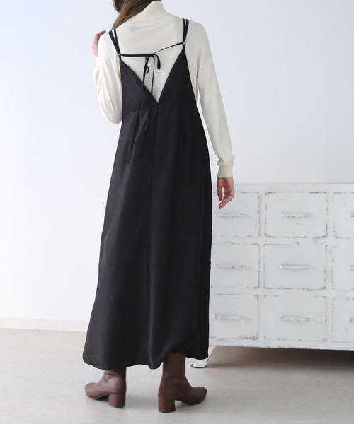 HER CLOSET（ハークローゼット）の「【cheriella】WEB限定マルチWAYシワサテンキャミワンピース（ワンピース・レディース・ブラウン/ブラック/スモークピンク・M）」の17枚目の写真