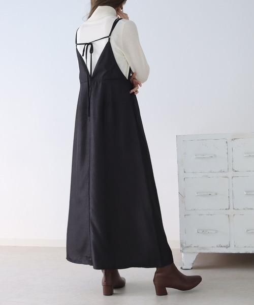 HER CLOSET（ハークローゼット）の「【cheriella】WEB限定マルチWAYシワサテンキャミワンピース（ワンピース・レディース・ブラウン/ブラック/スモークピンク・M）」の6枚目の写真