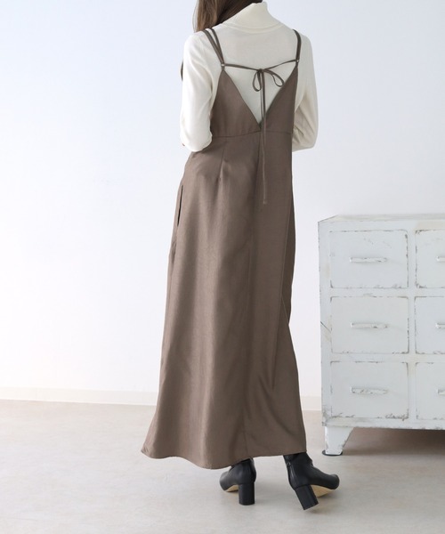 HER CLOSET（ハークローゼット）の「【cheriella】WEB限定マルチWAYシワサテンキャミワンピース（ワンピース・レディース・ブラウン/ブラック/スモークピンク・M）」の11枚目の写真