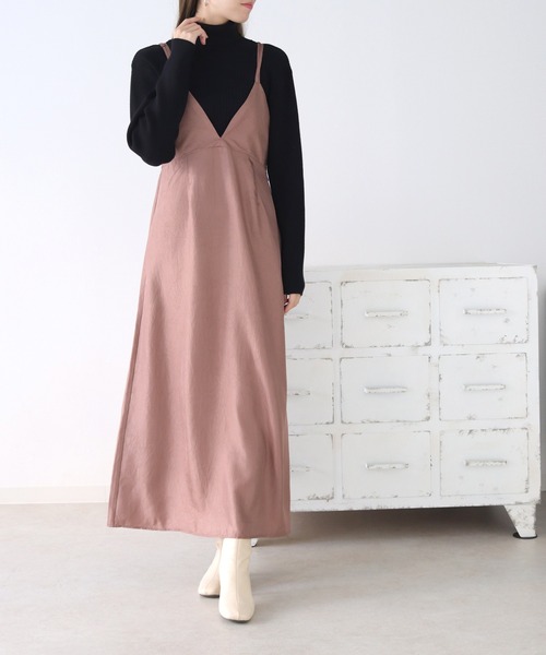 HER CLOSET（ハークローゼット）の「【cheriella】WEB限定マルチWAYシワサテンキャミワンピース（ワンピース・レディース・ブラウン/ブラック/スモークピンク・M）」の9枚目の写真
