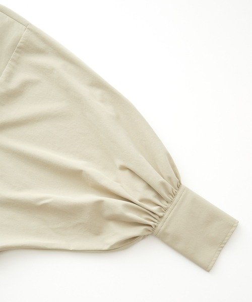 BONLECILL（ボンルシール）の「ボリュームスリーブ ポンチョライクマウンテンパーカー（マウンテンパーカー・レディース・オフホワイト/カーキ/ベージュ/チャコールグレー・FREE）」の6枚目の写真