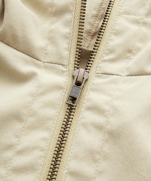 BONLECILL（ボンルシール）の「ボリュームスリーブ ポンチョライクマウンテンパーカー（マウンテンパーカー・レディース・オフホワイト/カーキ/ベージュ/チャコールグレー・FREE）」の10枚目の写真