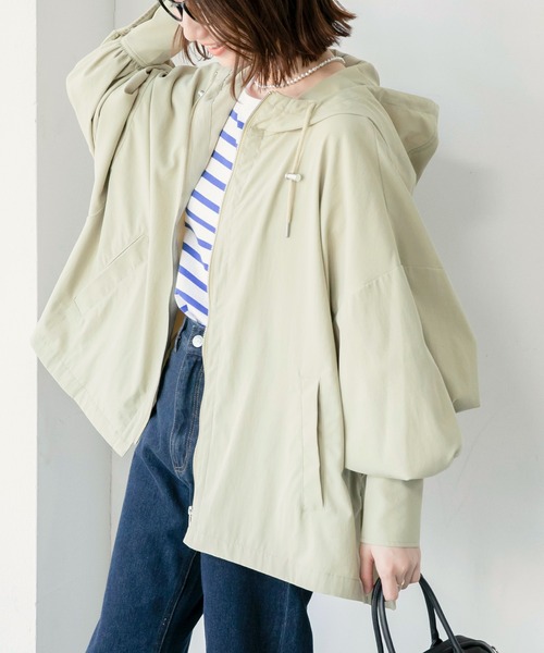 BONLECILL（ボンルシール）の「ボリュームスリーブ ポンチョライクマウンテンパーカー（マウンテンパーカー・レディース・オフホワイト/カーキ/ベージュ/チャコールグレー・FREE）」の8枚目の写真