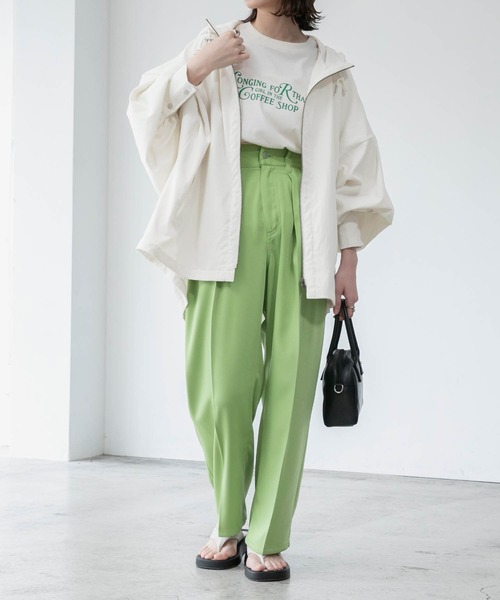 BONLECILL（ボンルシール）の「ボリュームスリーブ ポンチョライクマウンテンパーカー（マウンテンパーカー・レディース・オフホワイト/カーキ/ベージュ/チャコールグレー・FREE）」の15枚目の写真