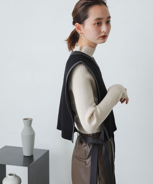 SENSE OF PLACE by URBAN RESEARCH（センスオブプレイスバイアーバンリサーチ）の「バイカラーニットベスト（ベスト・レディース・ブラック/ベージュ/ライトベージュ・ONE）」の18枚目の写真
