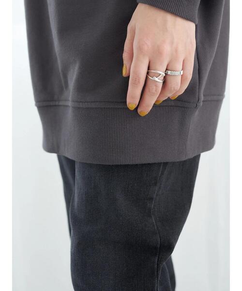 earth music&ecology(アースミュージックアンドエコロジー)の「付け襟スウェット(スウェット・レディース・チャコールグレー/アイボリー/ピンク・FREE)」の19枚目の写真