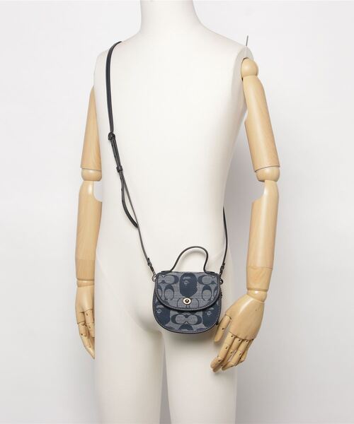 A BATHING APE(アベイシングエイプ)の「BAPE X COACH MINI TOP HANDLE SADDLE L(ショルダーバッグ・レディース・ピンク/ネイビー・FREE)」の6枚目の写真
