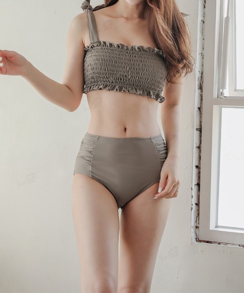 Dalfwin(ダールフィン)の「ベイクド×フラワープリント シャーリングレトロビキニ水着(水着・レディース・ブラック/ピンク/グレイッシュベージュ/ネイビー系/グリーン系その他/レッド系その他・MEDIUM/SMALL/LARGE)」の20枚目の写真