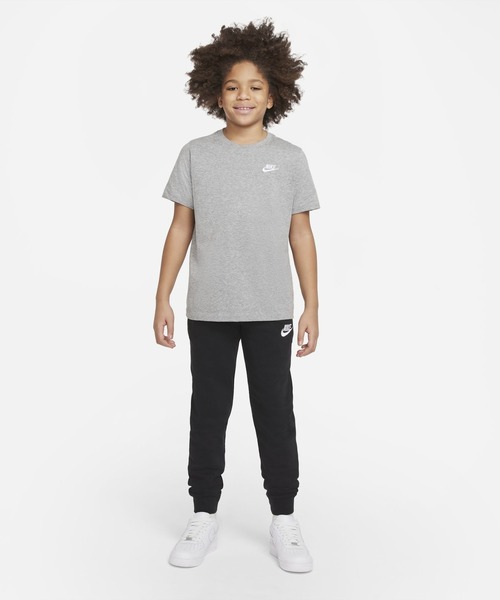 NIKE（ナイキ）の「ナイキ スポーツウェア ジュニア Tシャツ / Nike Sportswear Big Kids' T-Shirt<XS-XL 展開>（Tシャツ/カットソー・キッズ・ブラック/ブルー系その他2/グレー系その他/グレイッシュブルー/ブルー系その他/エメラルド/グリーン系その他/ホワイト・S/M/L/XL/XS/130/160/140/150/170）」の9枚目の写真