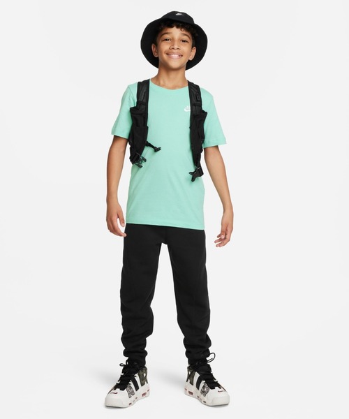 NIKE（ナイキ）の「ナイキ スポーツウェア ジュニア Tシャツ / Nike Sportswear Big Kids' T-Shirt<XS-XL 展開>（Tシャツ/カットソー・キッズ・ブラック/ブルー系その他2/グレー系その他/グレイッシュブルー/ブルー系その他/エメラルド/グリーン系その他/ホワイト・S/M/L/XL/XS/130/160/140/150/170）」の18枚目の写真